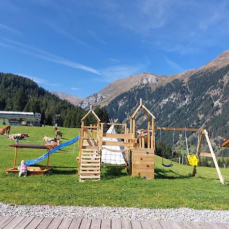 Blosegghof Bergchalets Waldblick Racines Eksteriør billede